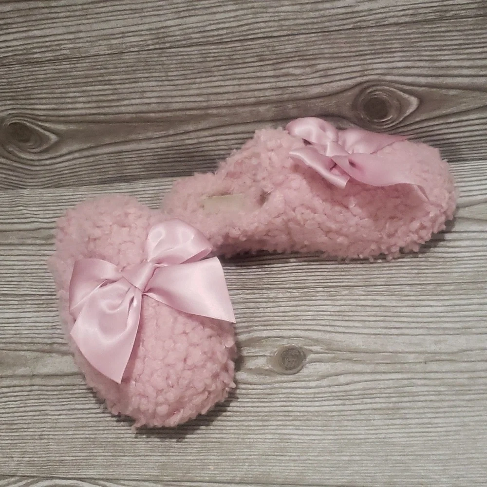 Ugg faux fur pink bow cozy youth slippers size 1